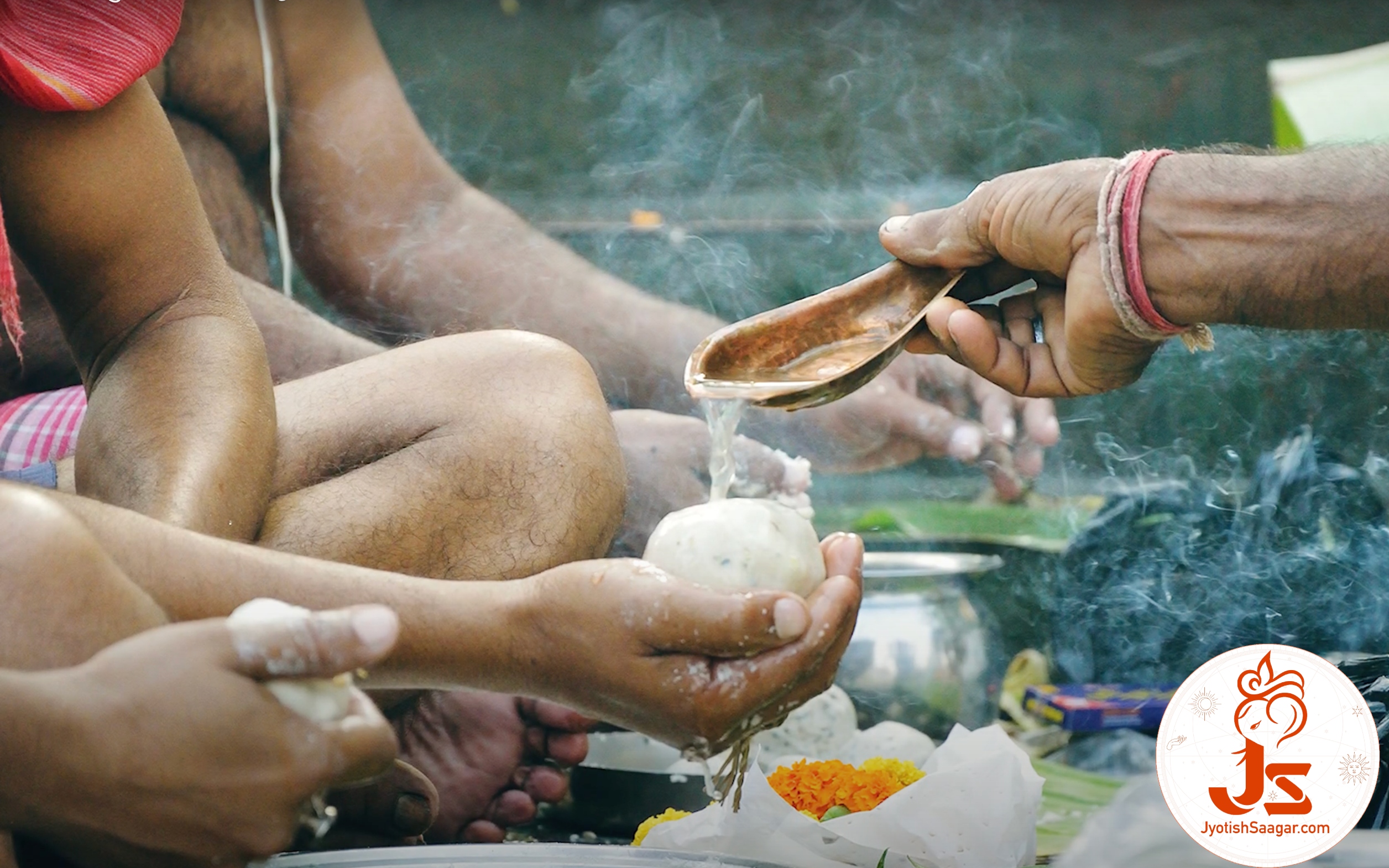 Pitru Paksha 2024: पितृ पक्ष में क्यों नहीं खरीदी जाती हैं नई वस्तुएं?